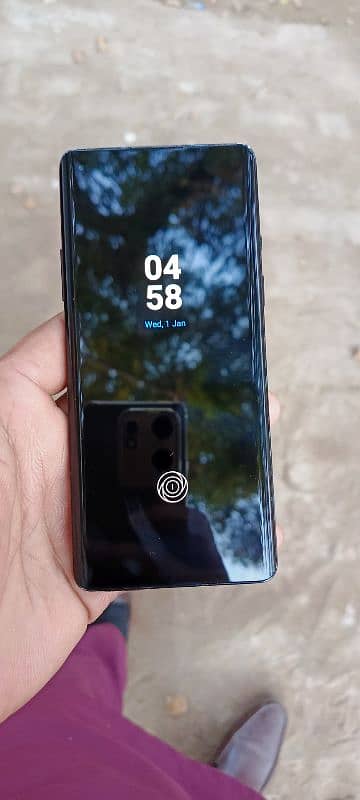 one plus 8.12gb 256gb dual simlush condition in black color for sale 1