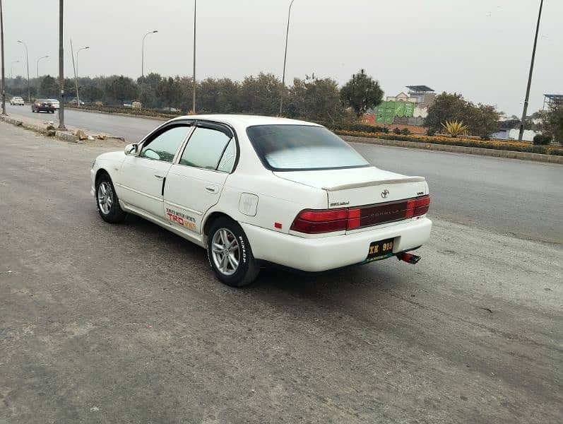 Toyota Corolla 1998 Model lush condition 4