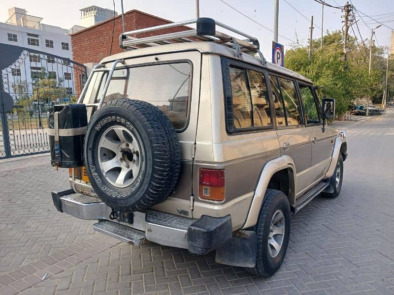 Mitsubishi Pajero V6 3.0 1