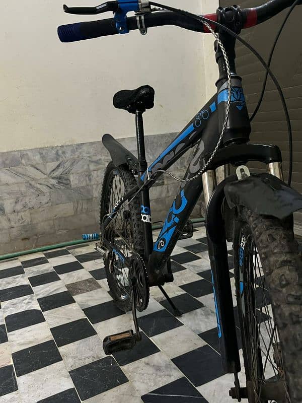 Mountain Gear bicycle 10/10 Condition 2