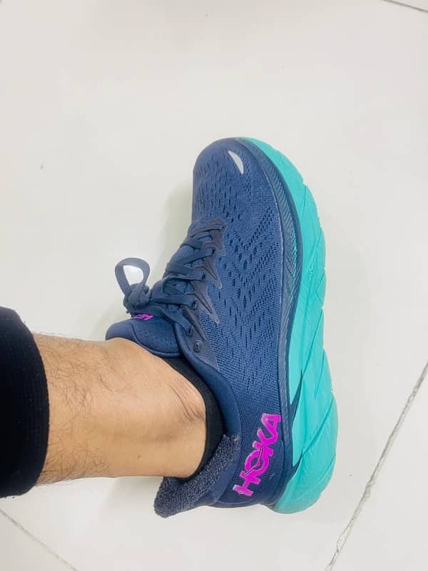 Hoka & Nike 0