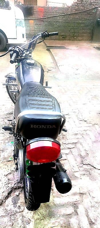 Honda cg 125  15 modal. 3