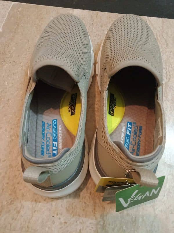 imported Skechers size 40 2