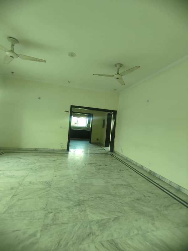 Slightly Used One Kanal Upper Portion Available In Hbfc Housing Society 10