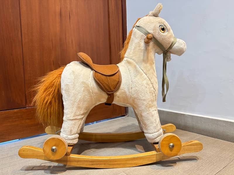 Baby Rocking horse with wheels 0