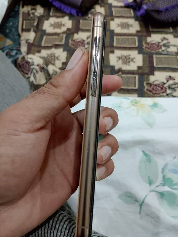 Iphone 11pro 256gb PTA approved with box 4