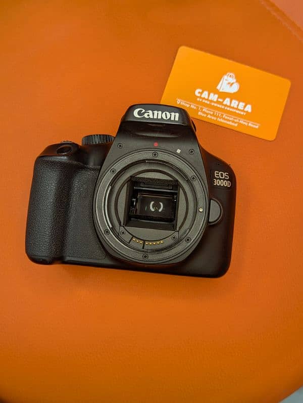 Canon EOS 3000D + Canon Lens EF-S 18-55mm F 3.5-5.6 IS II, 10/10 1