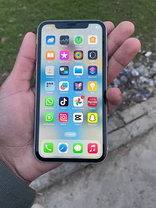 iPhone 11 white 10 By 10 3