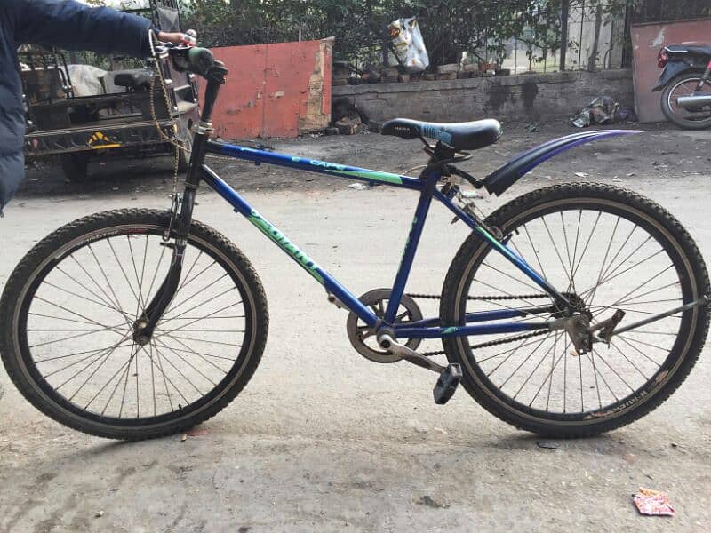 Bicycle in lush condition no one any fault Available in crispy price 2