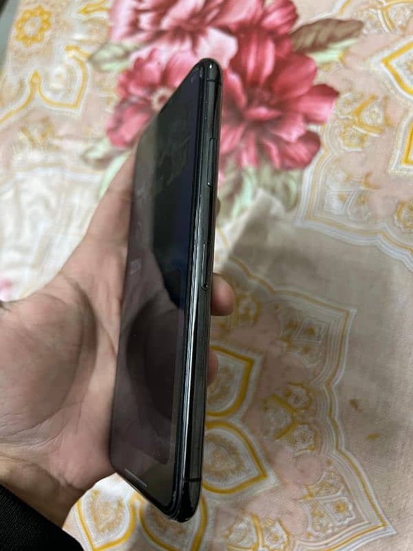 I phone 11 pro max condition 10/9 non pta daba h 2