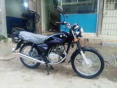 SUZUKI GS 150cc black.