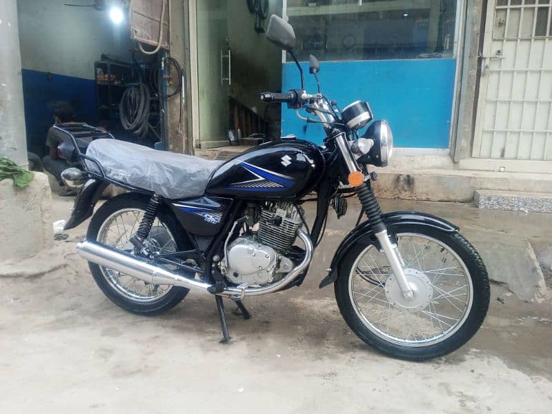 SUZUKI GS 150cc black. 1