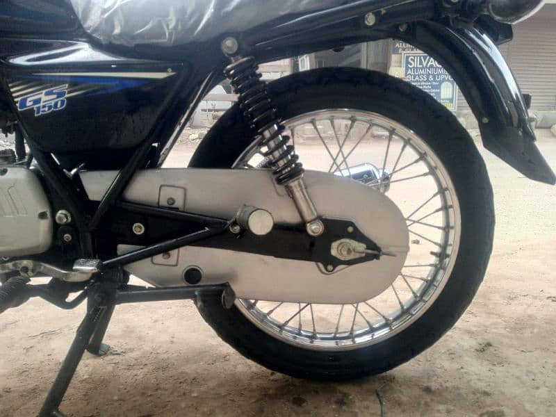 SUZUKI GS 150cc black. 5