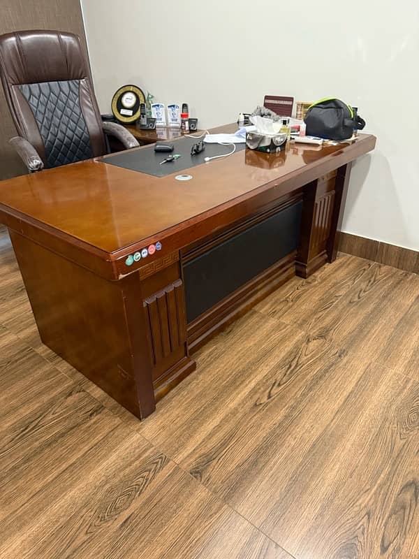 Executive table for Sale with drawer 0