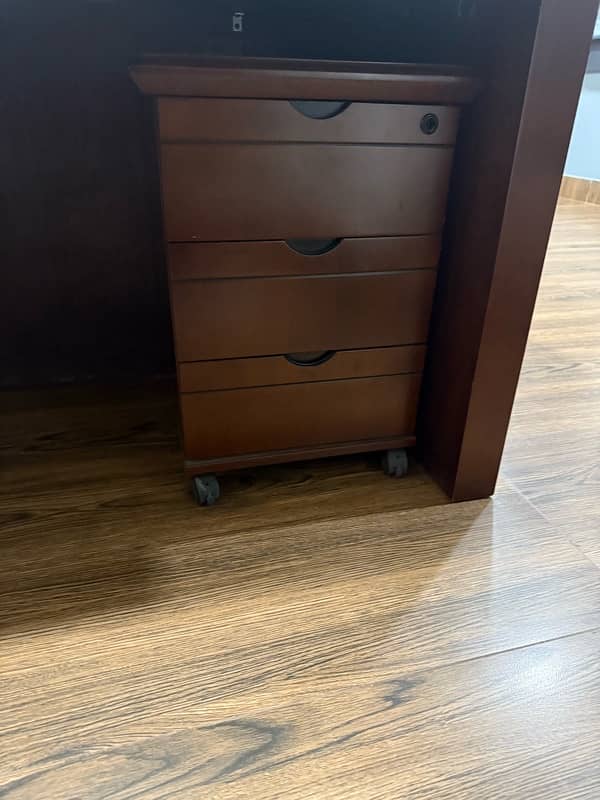 Executive table for Sale with drawer 2