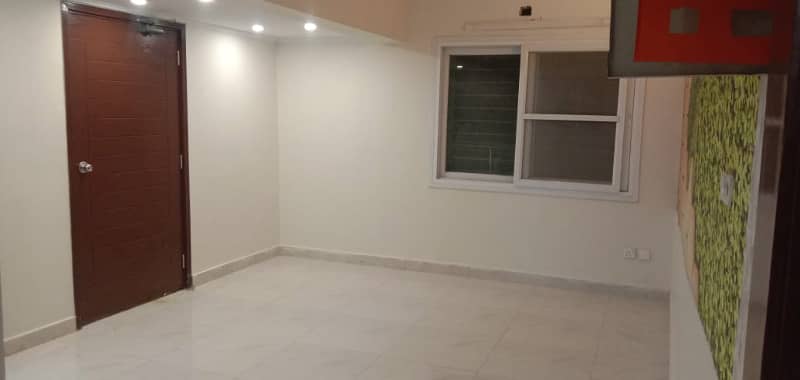 Main Road Huge Car Parking 504 Sq Yards G+1 Newly Renovated Near Naheed Super Market 7