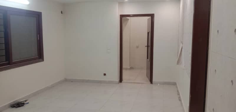 Main Road Huge Car Parking 504 Sq Yards G+1 Newly Renovated Near Naheed Super Market 21