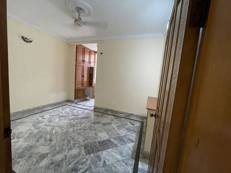 3 BEDROOMS UPPER PORTION IS AVAILABLE FOR RENT IN I-8 ISLAMABAD. 5