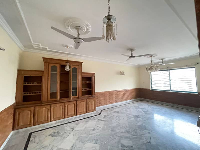 3 BEDROOMS UPPER PORTION IS AVAILABLE FOR RENT IN I-8 ISLAMABAD. 4