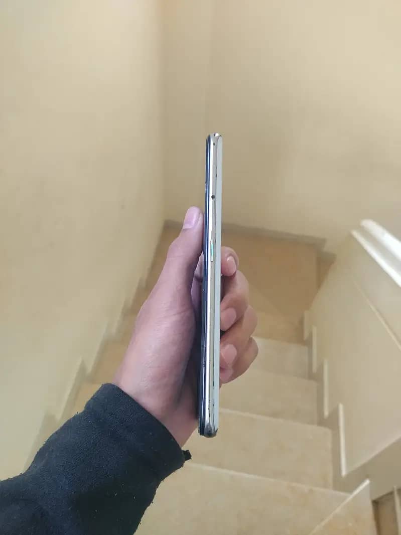 OPPO Reno 2f (8+5/128 gb) 3