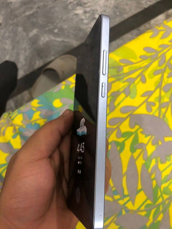 Oppo Reno 11 F 5G model 8/10 Condition orignal pictures attached. 5