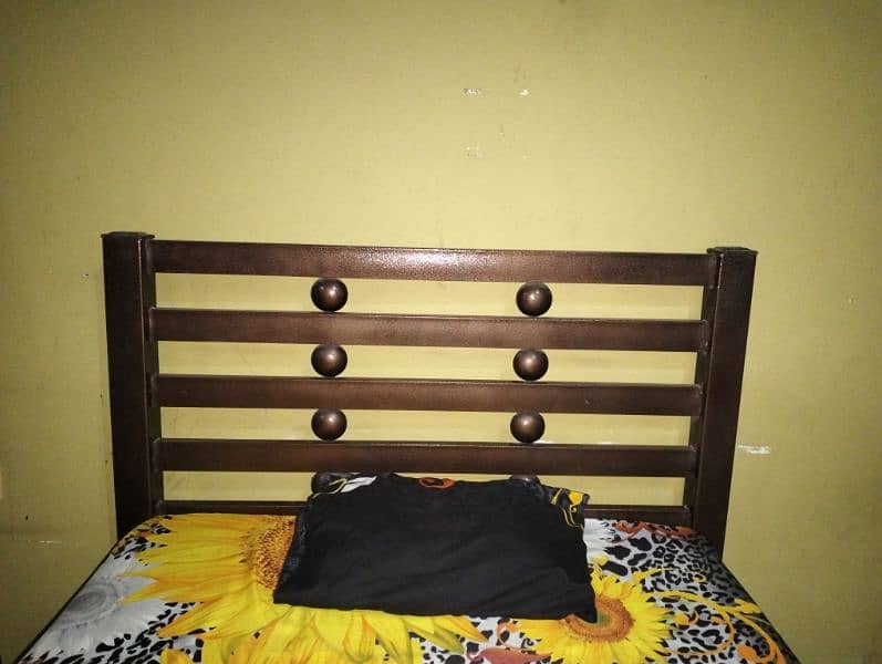 single bed 0