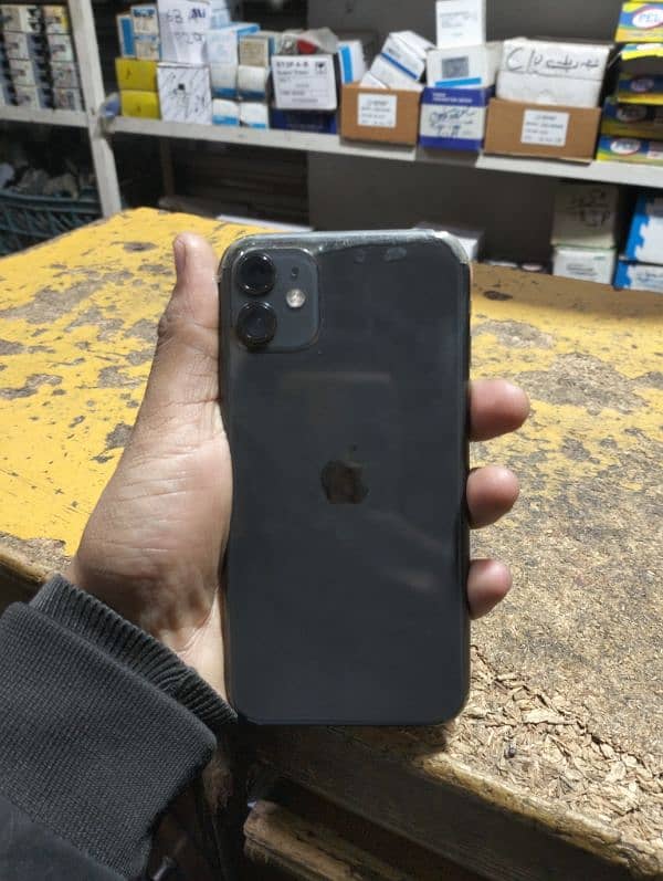 iPhone 11 3