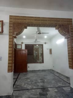 5 Marlla Ground flour house for rent phase 4a Bajli Pani Supply ka hw