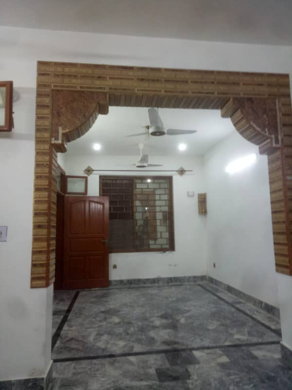 5 Marlla Ground flour house for rent phase 4a Bajli Pani Supply ka hw 0