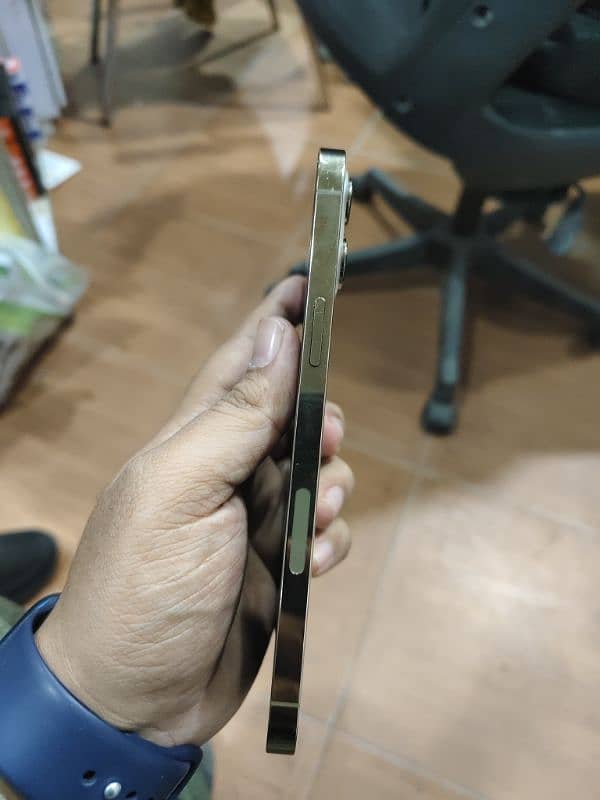 Iphone 12 ProMAax 256GB PTA 1