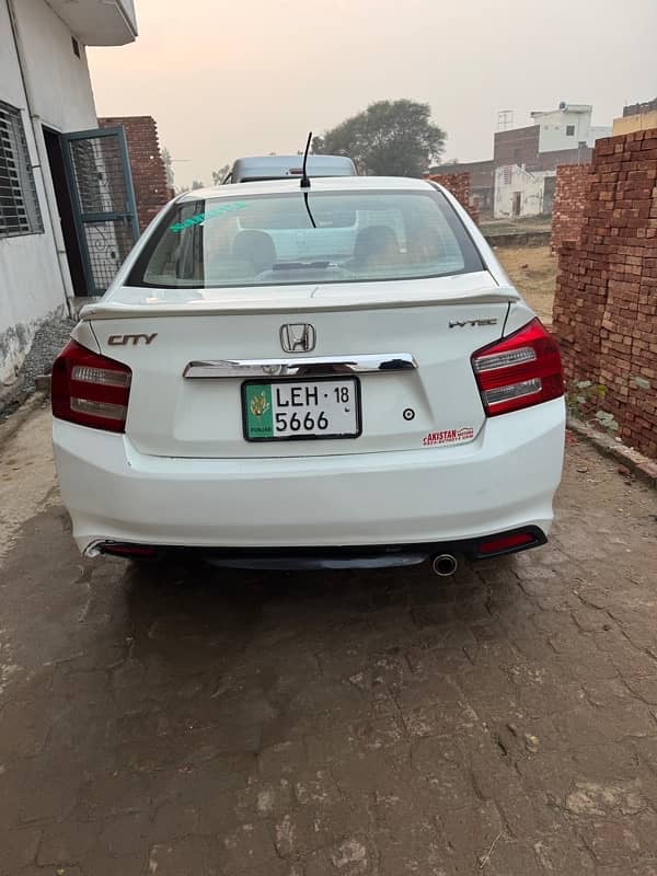 Honda City 2018 4