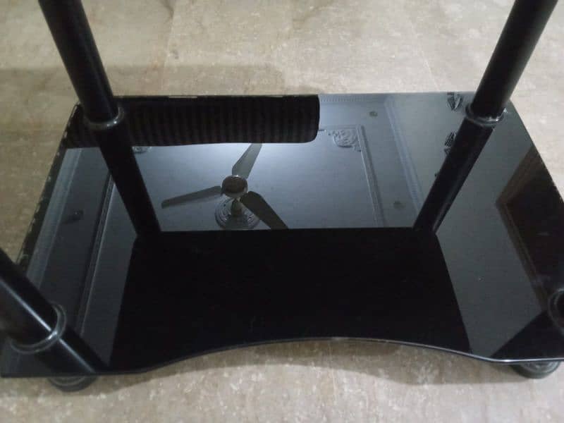 fine quality black glass table 2