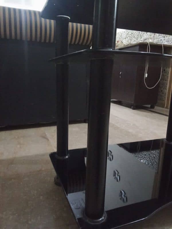 fine quality black glass table 3