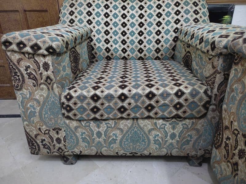 Used Sofa set for sale (3, 1, 1 seater) 0