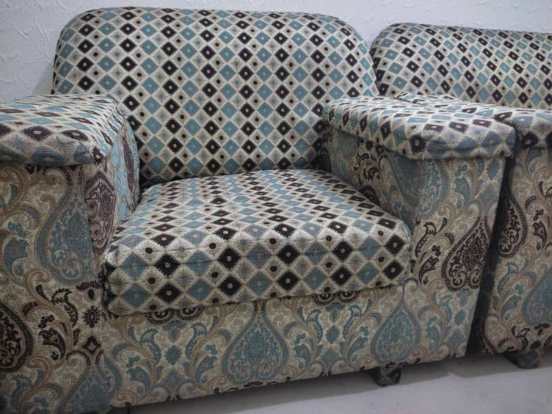 Used Sofa set for sale (3, 1, 1 seater) 6