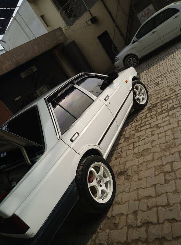 Nissan Sunny 1986 3