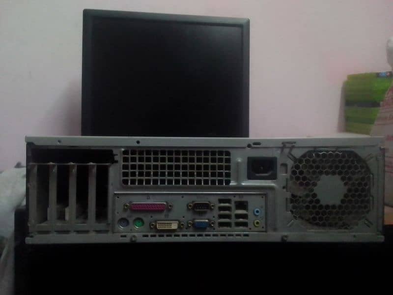 PC with screen , CPU and keyboard 6