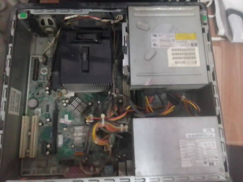 PC with screen , CPU and keyboard 7