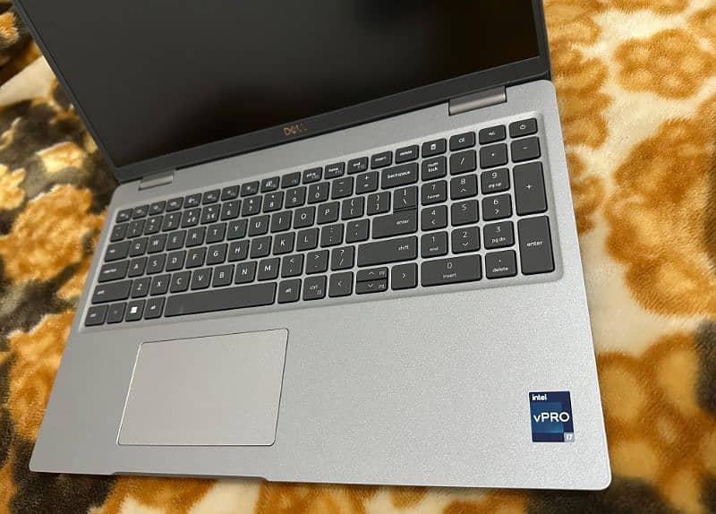 Dell Latitude 5530 5