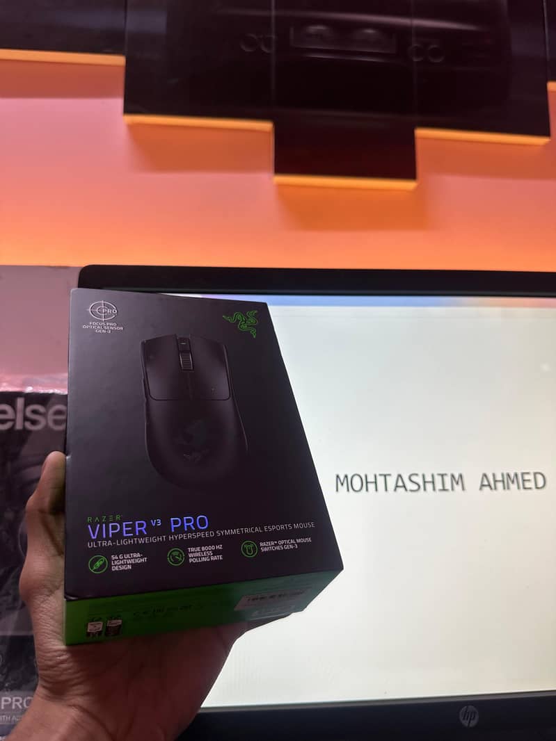 Razer Viper V3 Pro - Wireless Esports Gaming Mouse 4