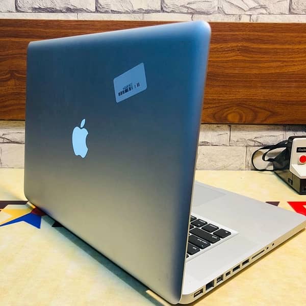 MACBOOK PRO 2012 i7 |15 inch Dual Graphics |Whatsapp 03215984936 0