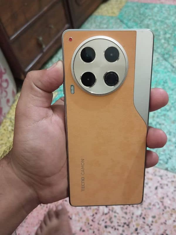 camon 30 look like box pack 10 by 10 condition 4