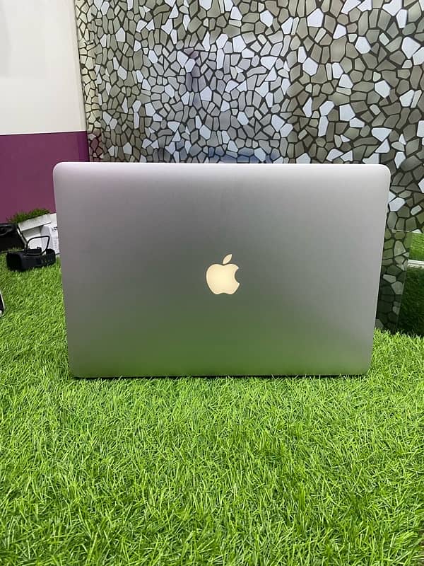 MACBOOK PRO 2015 i7 15 inch |Only WhatsApp 03215984936 2