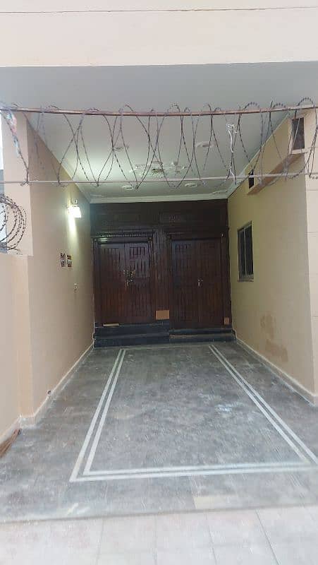 Ground floor with basement for rent in I-14/1, corner house. 2