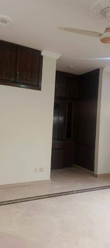 Ground floor with basement for rent in I-14/1, corner house. 6