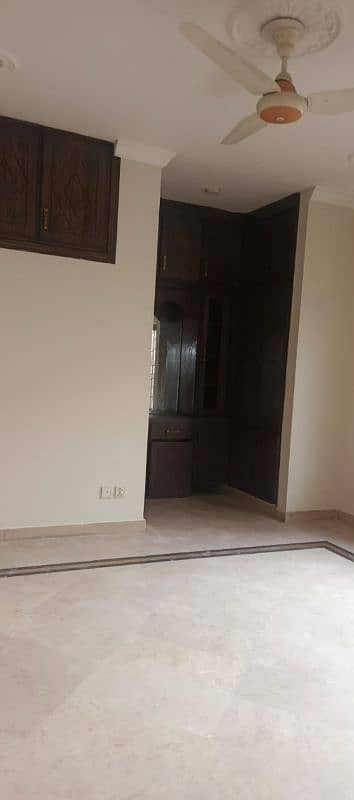 Ground floor with basement for rent in I-14/1, corner house. 13