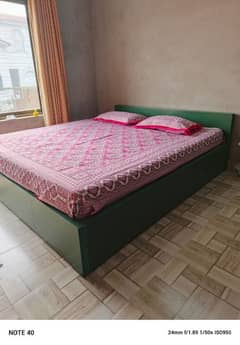 Queen size Solid bed