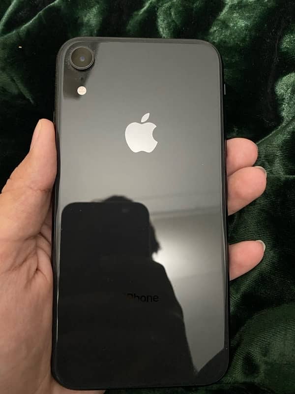 iPhone XR 64gb factory unlock 1