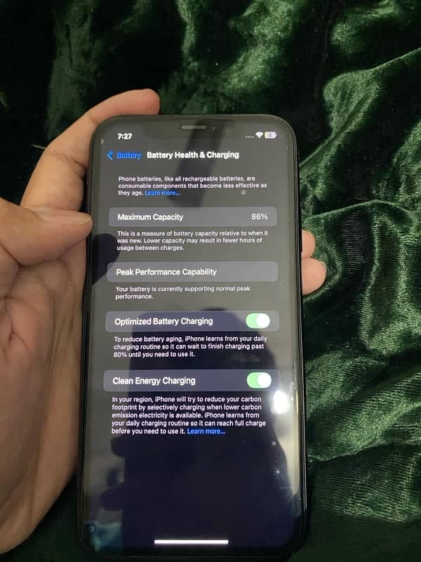 iPhone XR 64gb factory unlock 5