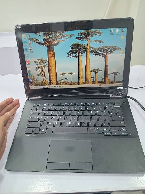 Dell Latitude E7270 3